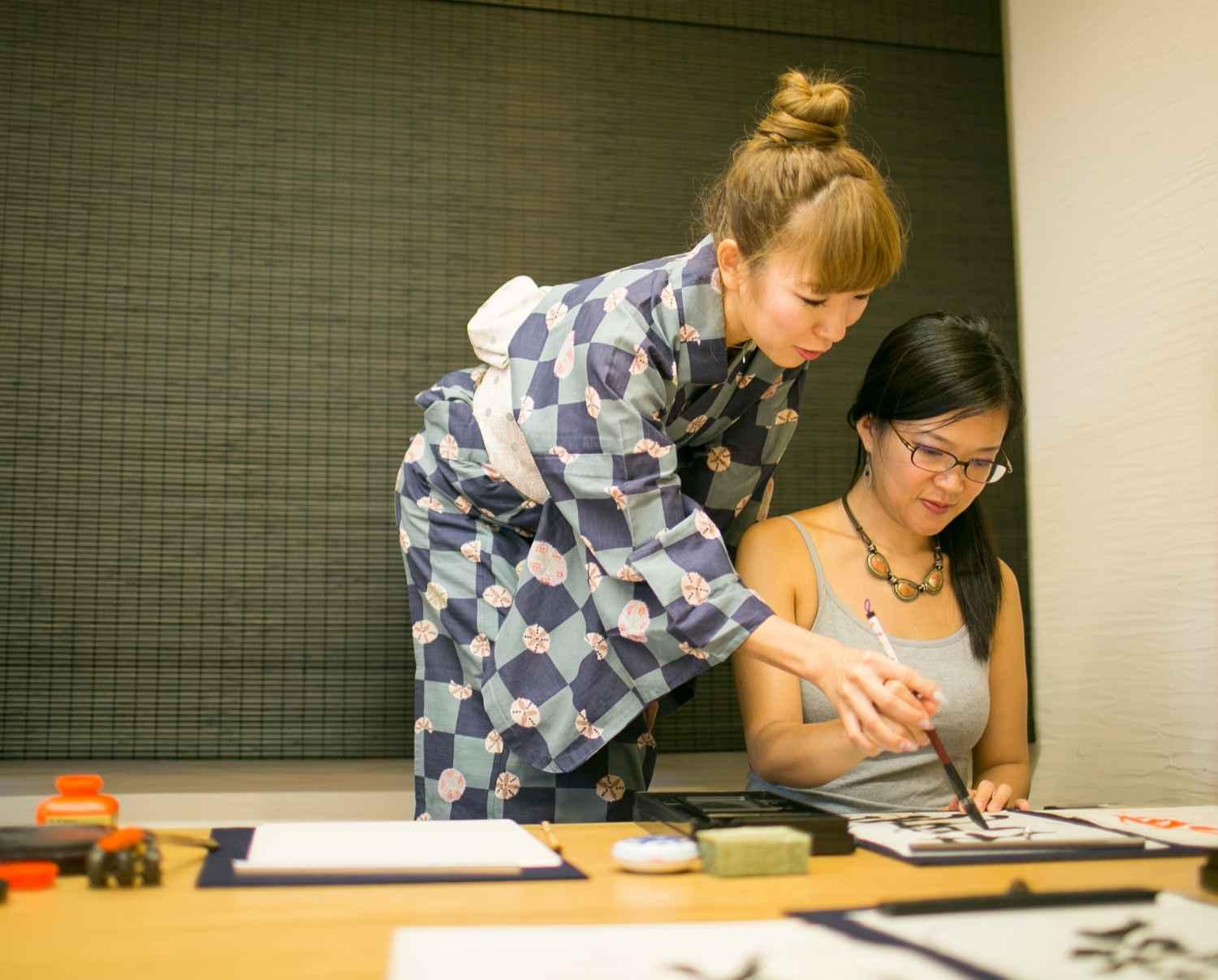 手ぶらで気軽に書道体験（基本とデザイン書道）