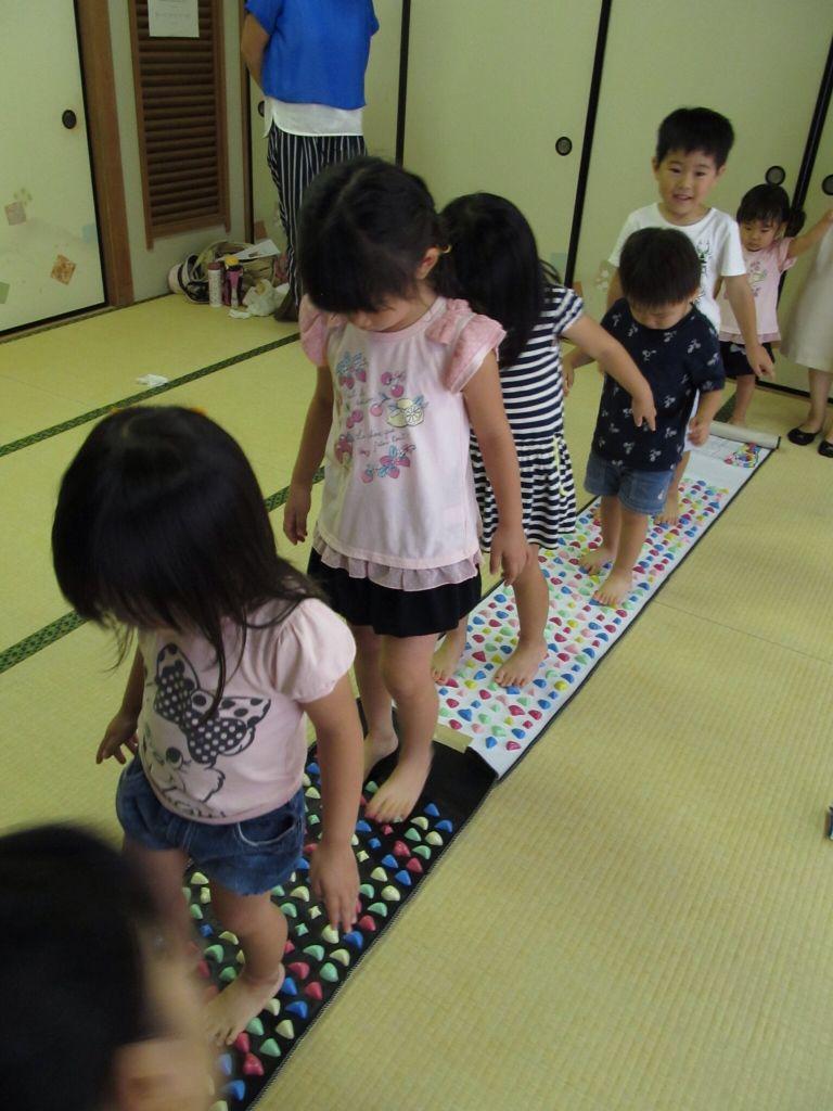 寝かしつけがラクになる！足育リフレ親子スクール