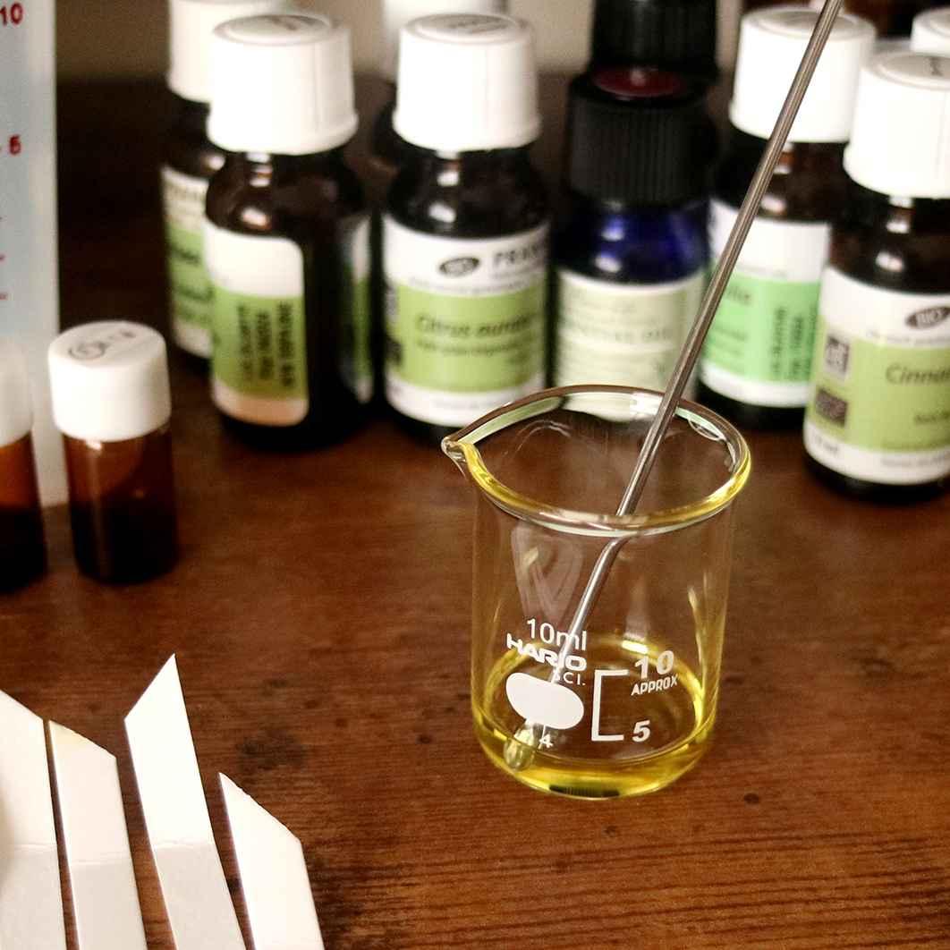 【体質診断つき！】天然精油を使ったオリジナル本格香水づくり