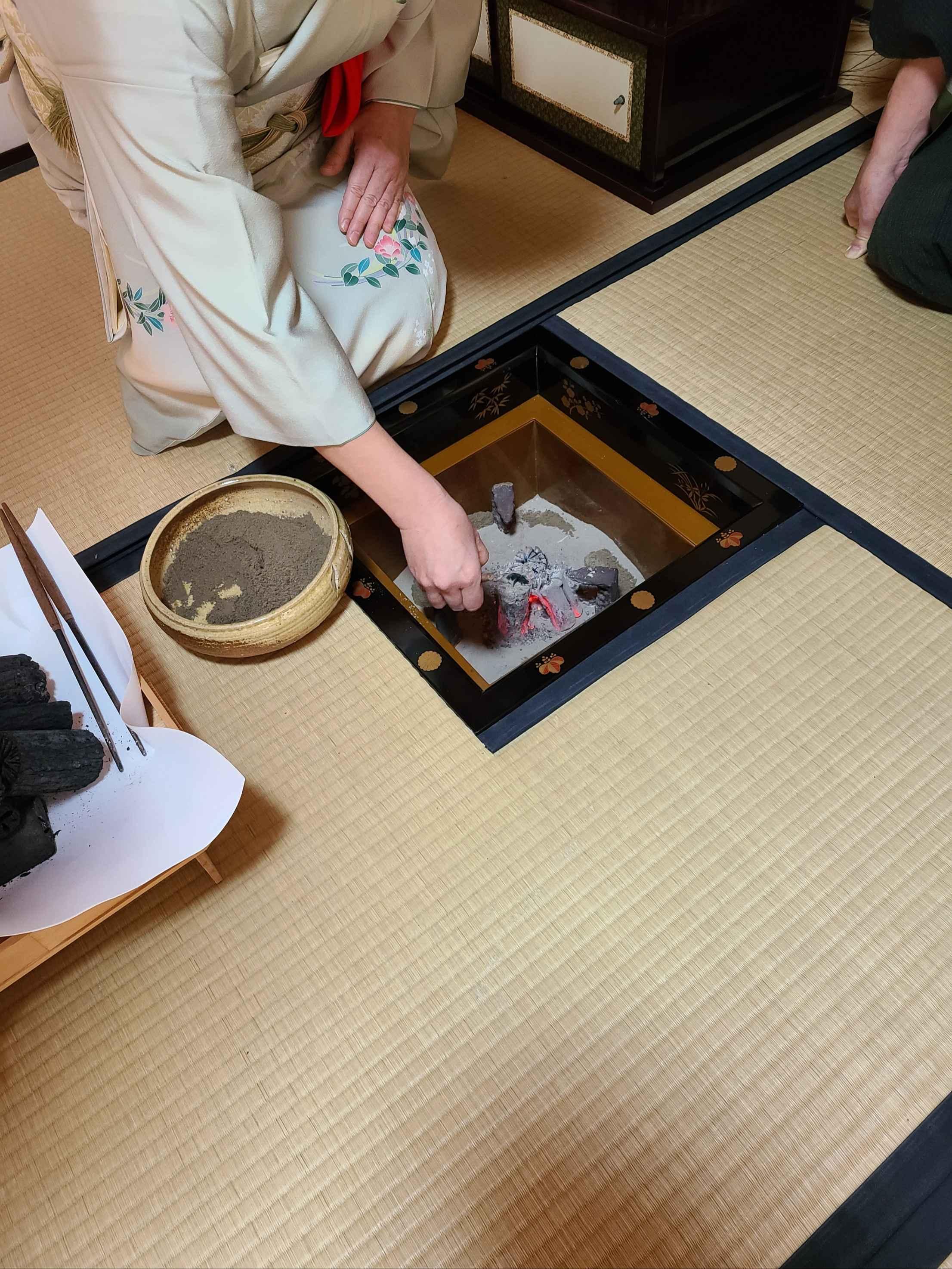 茶道教室（裏千家）はごろも会