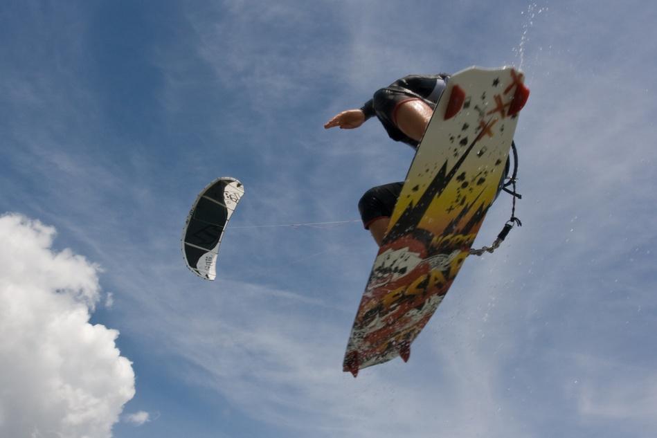 【SUPER FLY】カイトサーフィン＆スタンドアップパドルサーフィンスクール