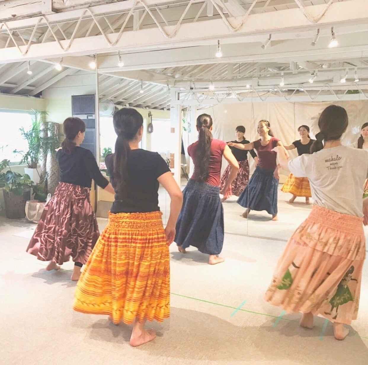 Hula Studio Lei Hiwahiwa　薬院教室