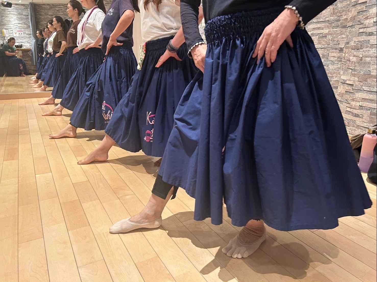 心を合わせて踊るフラを フラ教室Ke 'ala 'Iliahi