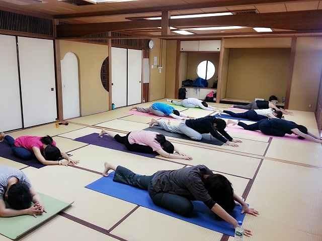 マインドフルネスヨガ横浜　YunaYoga