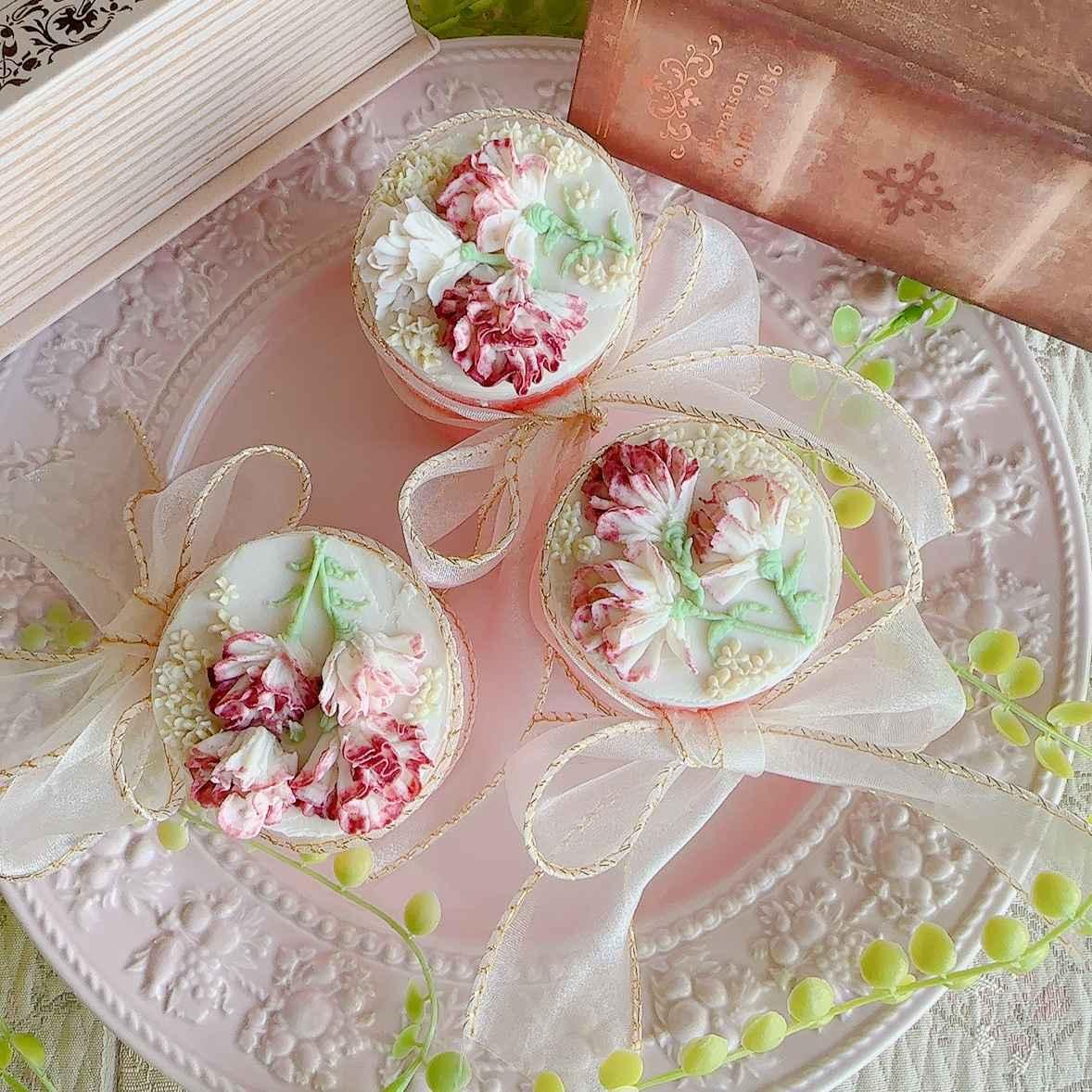 【5、6月限定】餅粉とあんこのフラワーカップケーキ・カーネーション