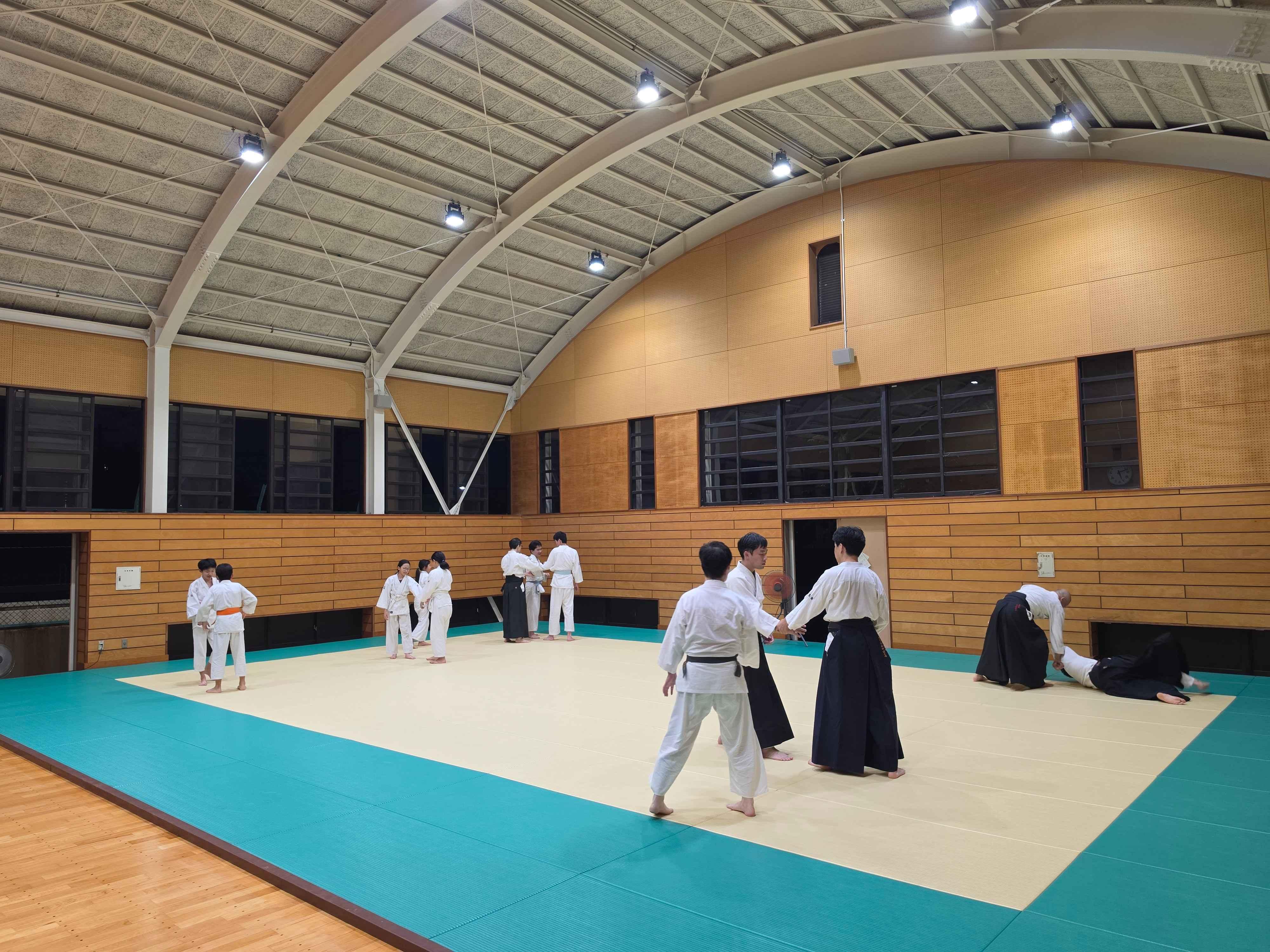 合気道神岩塾 港中学校武道場