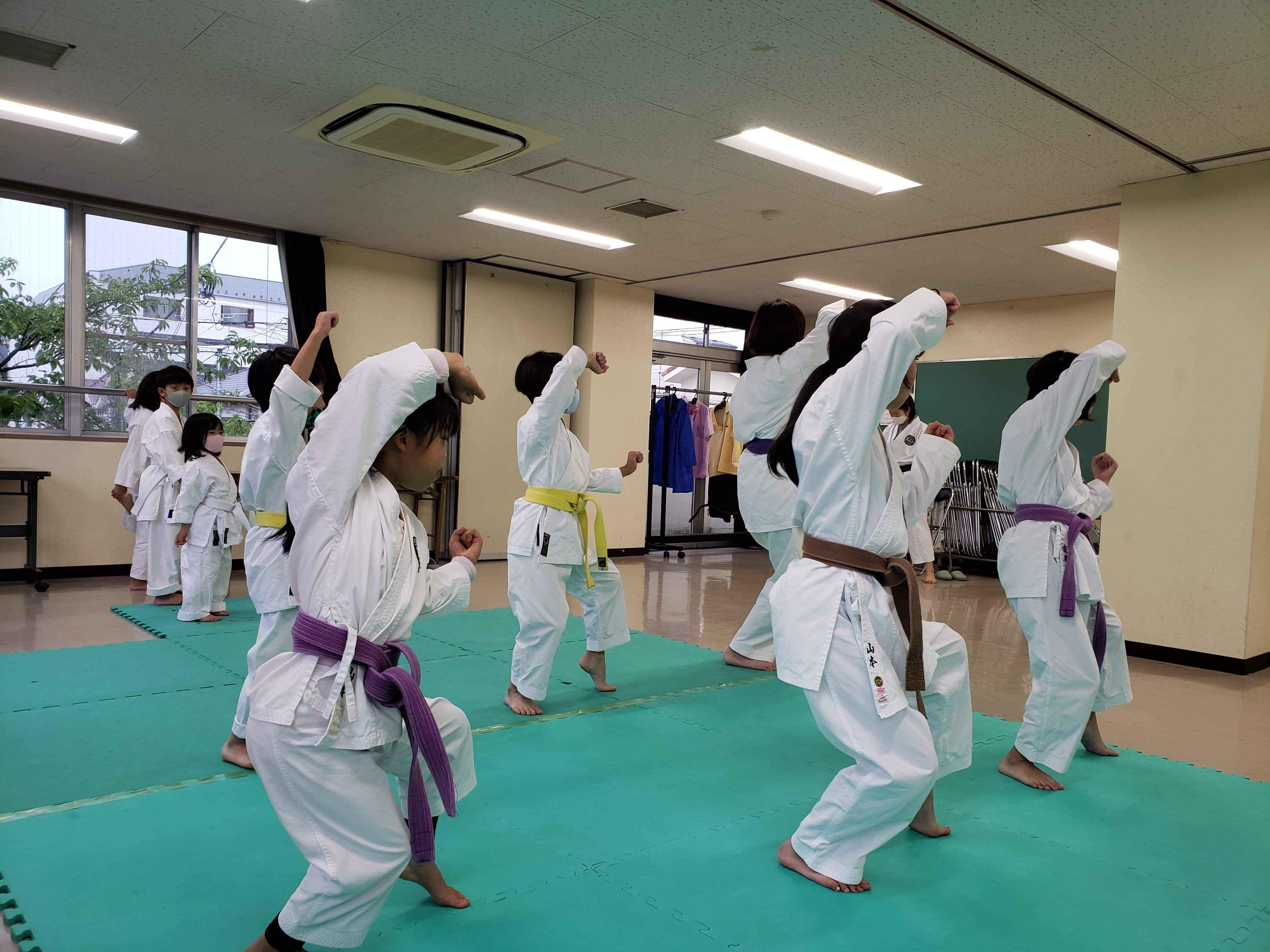 住吉小学校　空手教室　　国際スポーツ