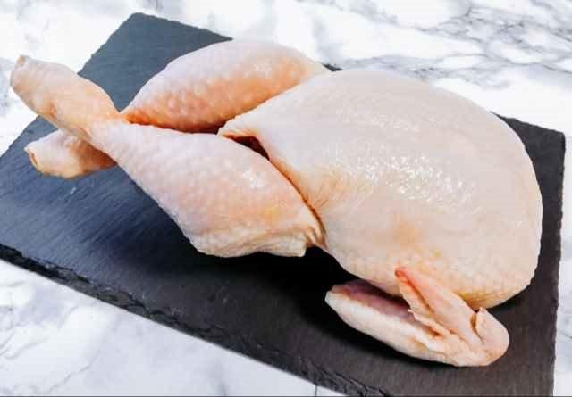 鶏の捌き方講座　鶏一羽を捌いて料理を作る。