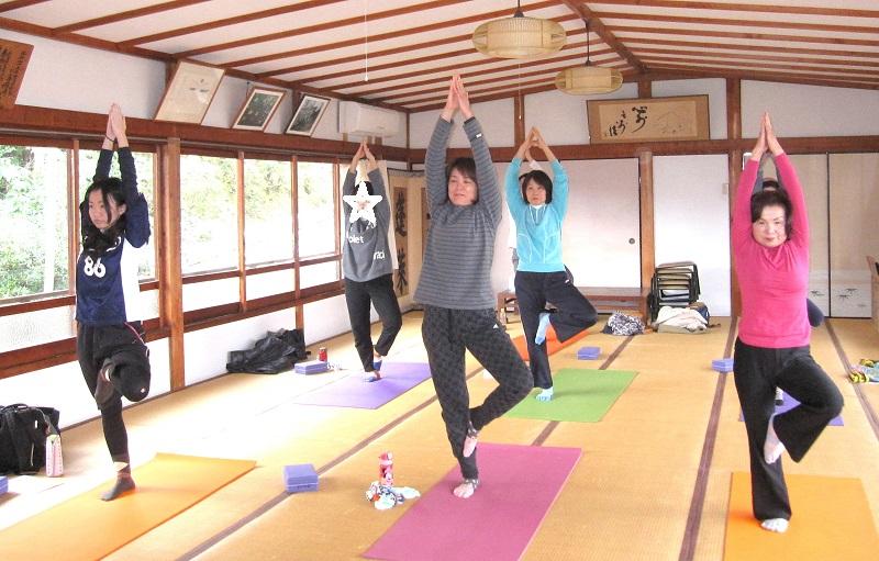 當麻寺中之坊　「ヨガ教室」