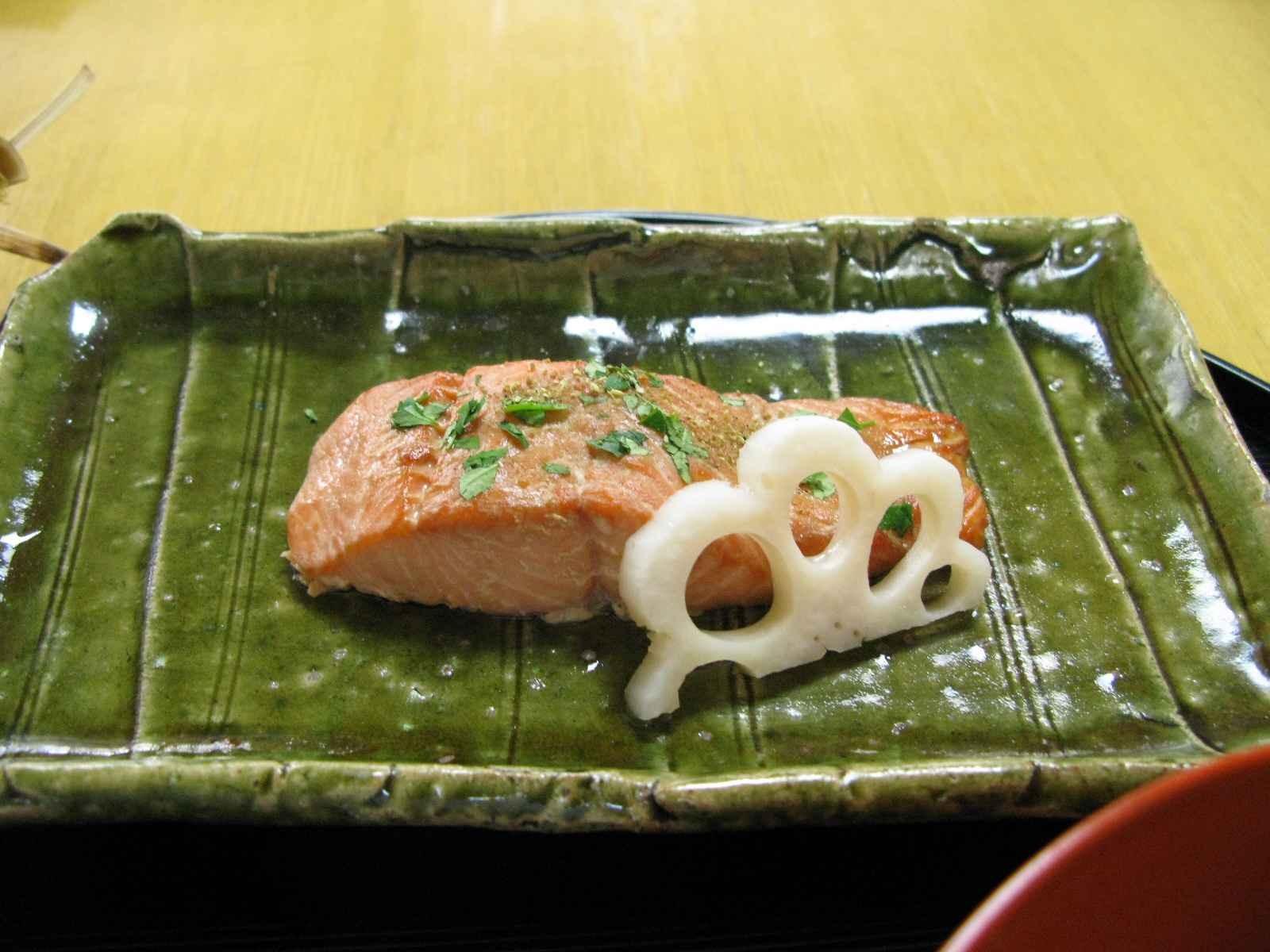 春の焼魚　料亭の味　桜マスの木の芽焼き