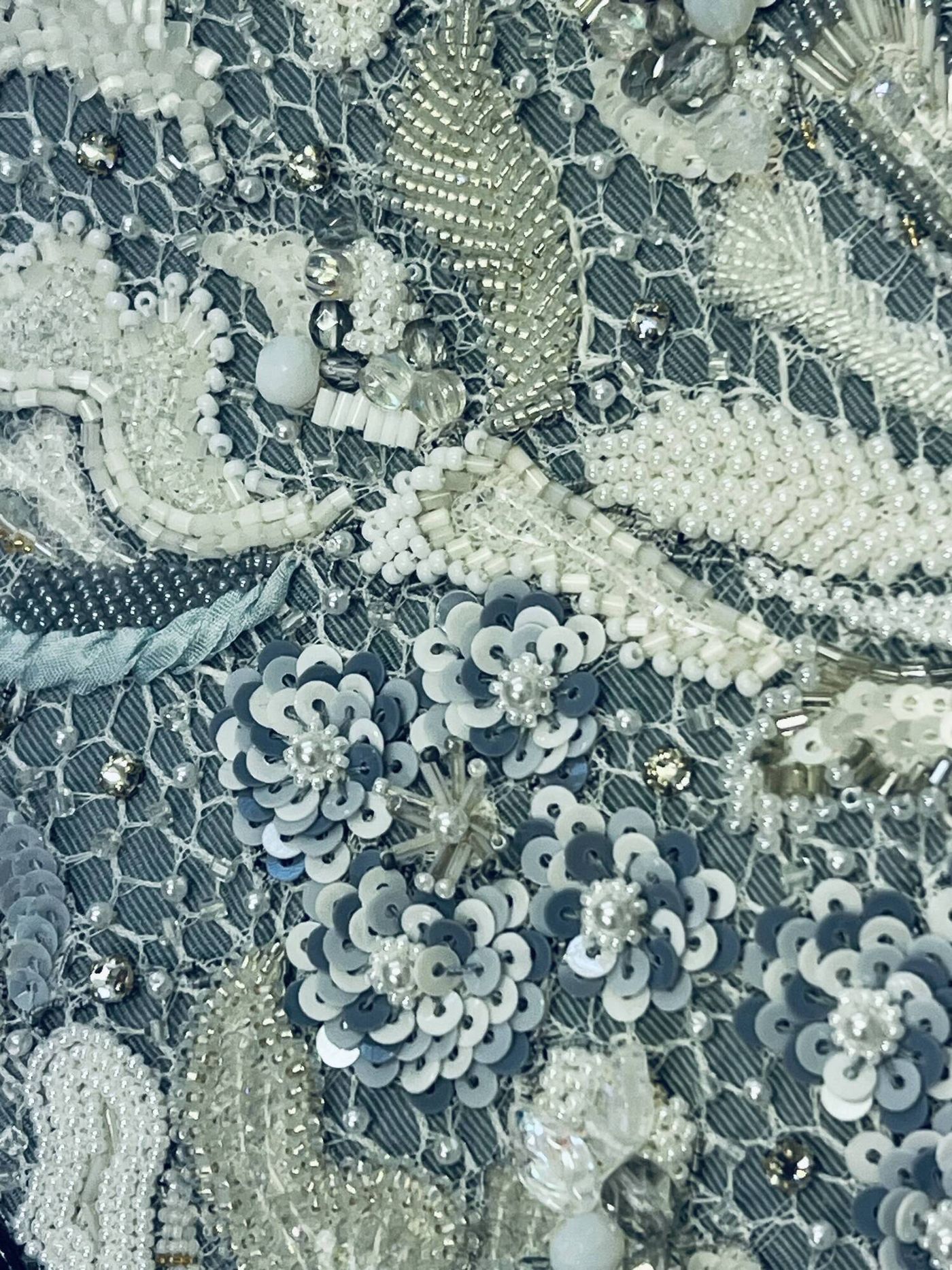 オートクチュール刺繍