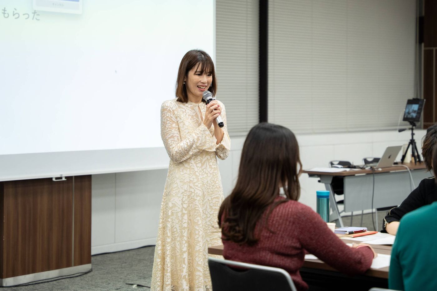 養生ダイエットセミナーで、糀谷さんが話している様子