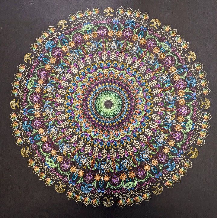 「宙を奏でる点描曼荼羅画」の作品
