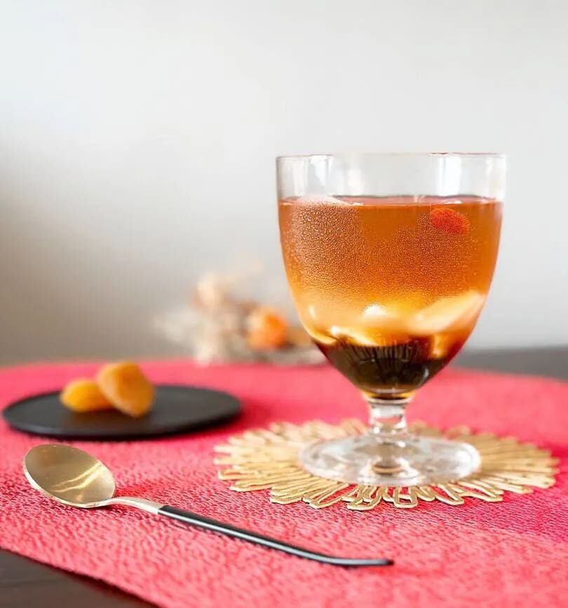 紅茶を楽しむ様子