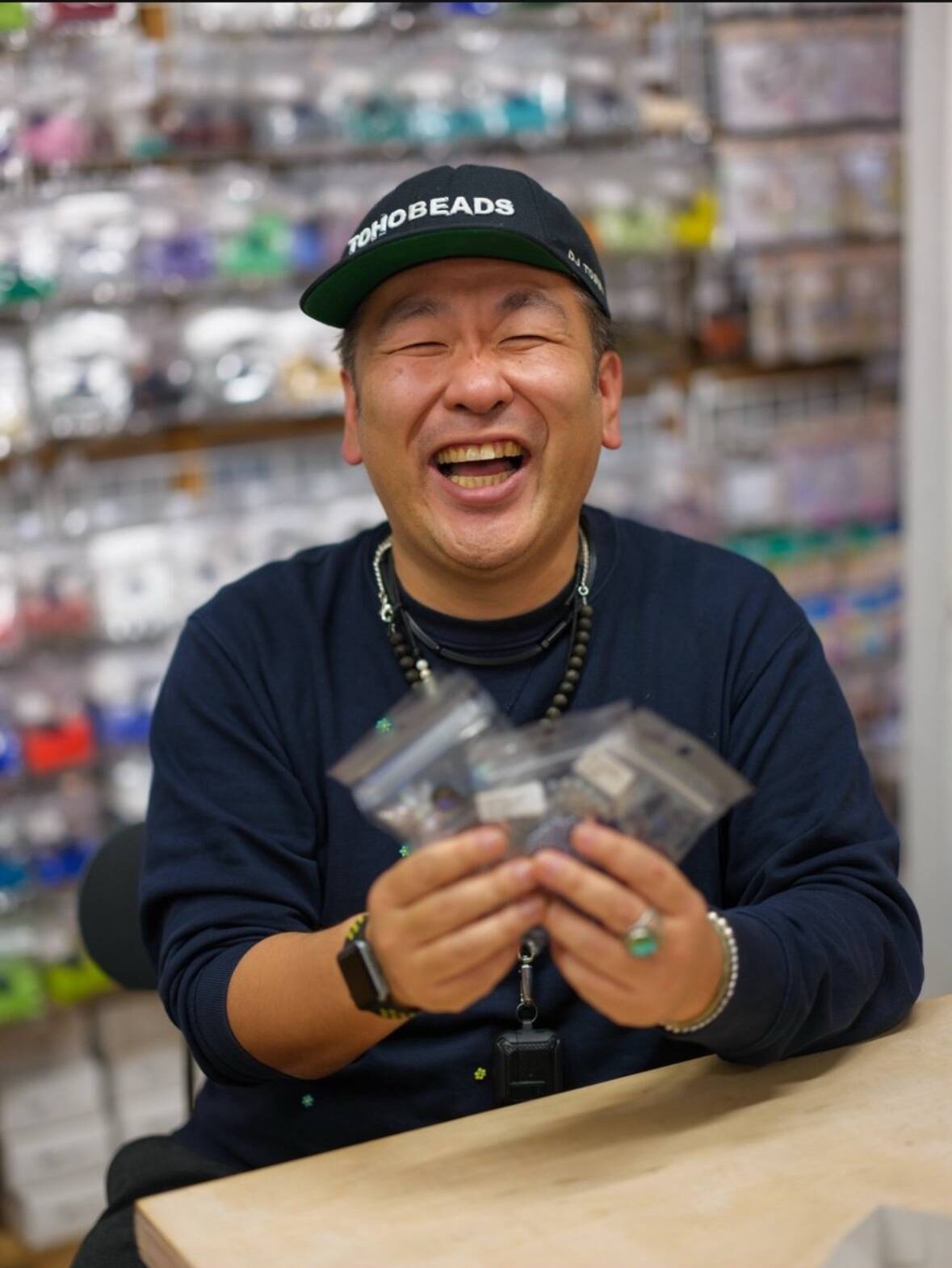 日本シードビーズ協会専務理事の山仲元（やまなかはじめ）氏