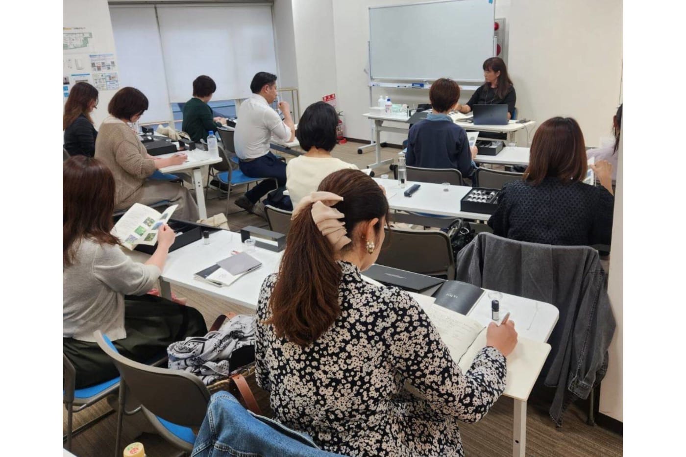 プラスアロマ協会の講座風景