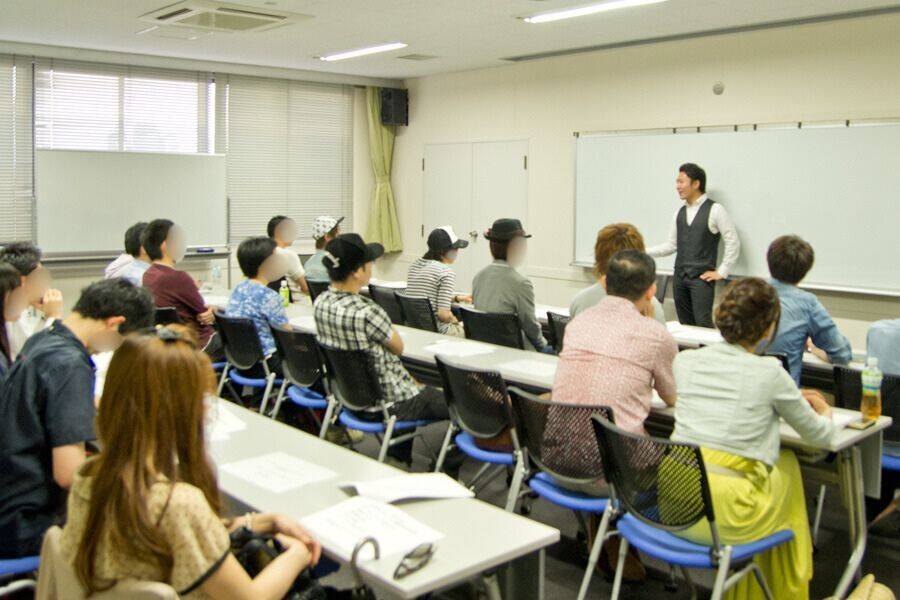 ボイストレーナー連盟の指導の様子