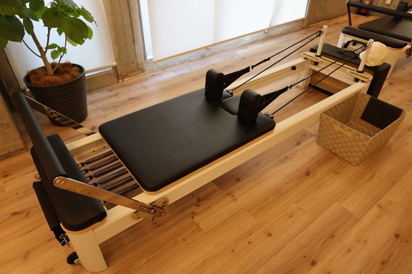 マシンピラティスで使われるリフォーマー