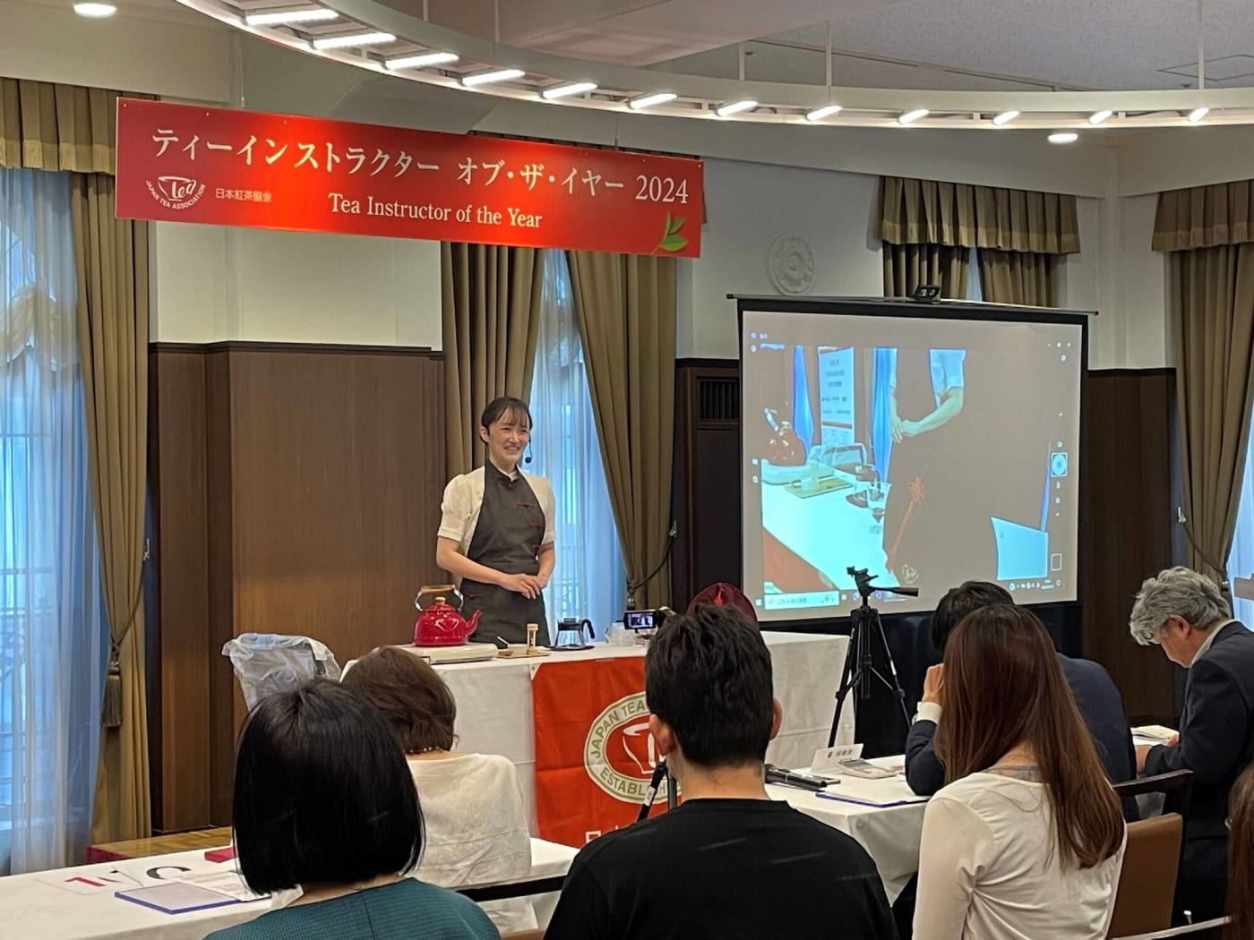 日本紅茶協会主催ティーインストラクター・オブ・ザ・イヤー グランプリデモンストレーション風景