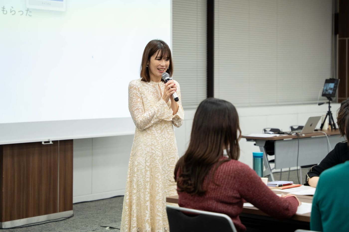 養生ダイエットセミナーで、糀谷さんが話している様子